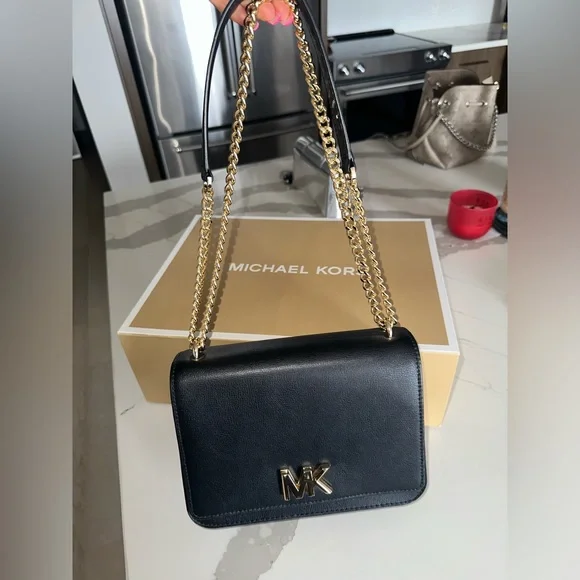 MICHAEL KORS Large Mott Leather Shoulder Bag - Picture 4 of 16